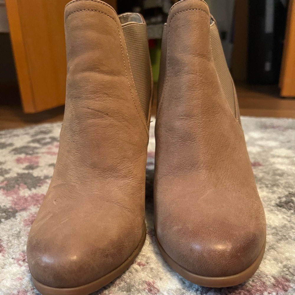 Audrey Brooke “Cindy” wedge bootie - Picture 4 of 6